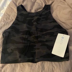 Athleta D-DD Small Conscious crop in powervita